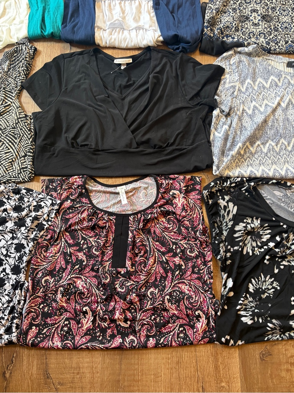 Women’s XL Shirt Bundle Lot of 12 Name Brand Wholesale Resale - Picture 3 of 8